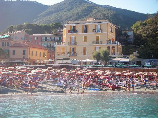 Hotel La Spiaggia image 1
