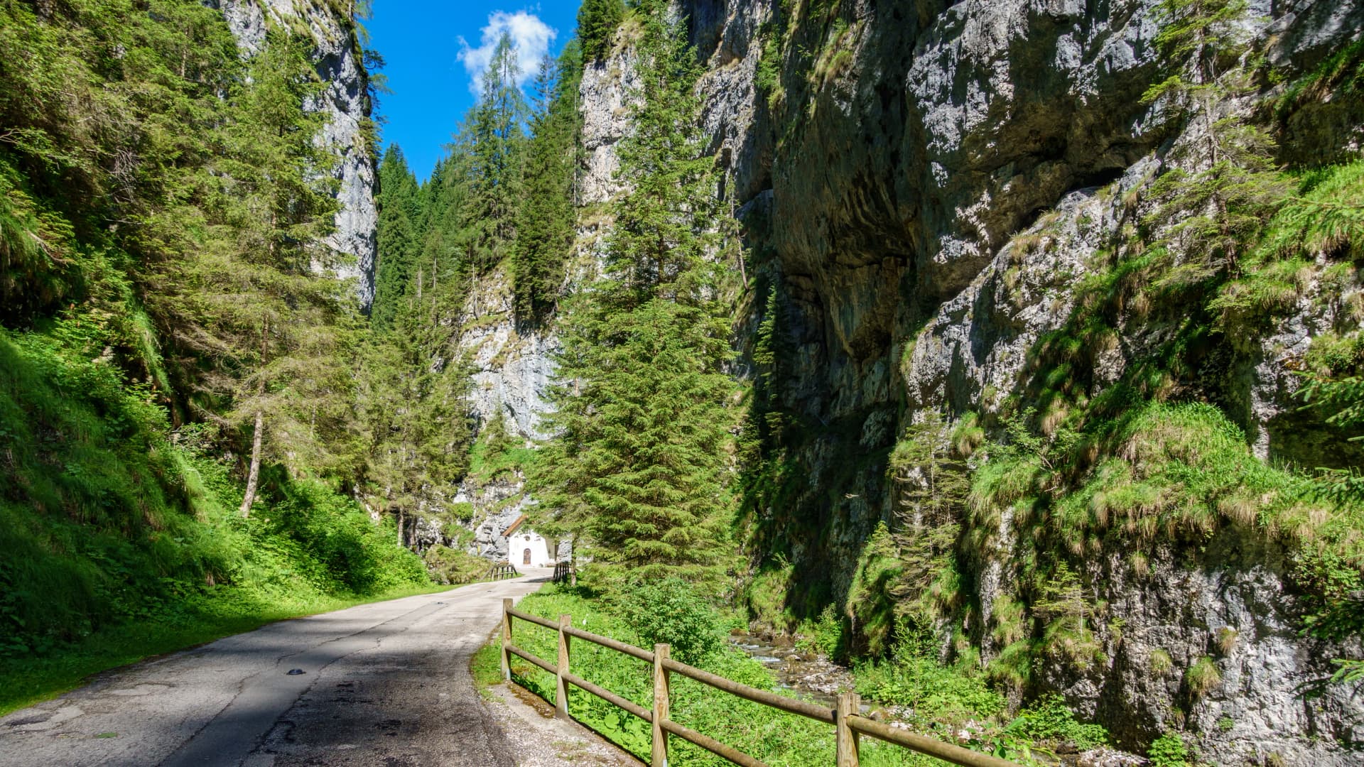 Road across Serrai di Sottoguda gorge, Marmolada