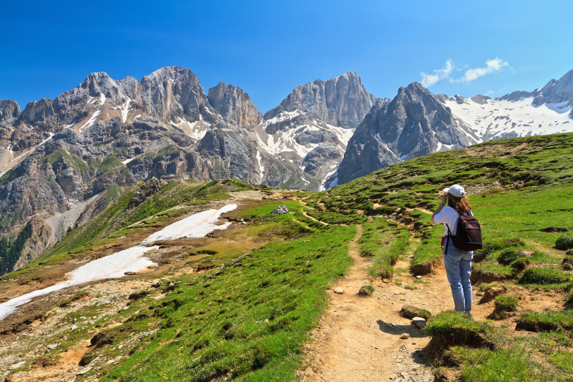 Dolomiti - hiker in Contrin Valley
