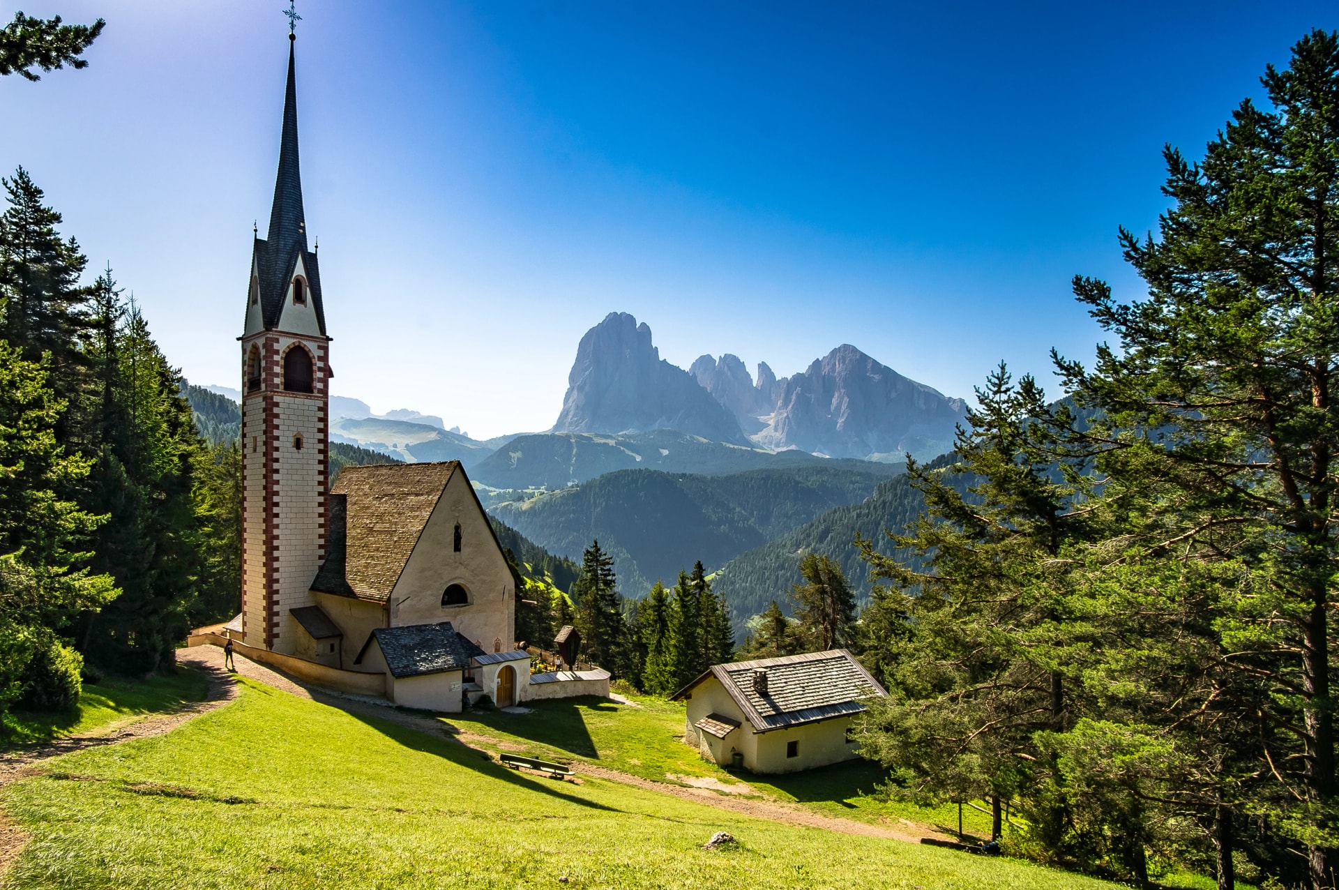 Dolomites Luxury Hiking Tour